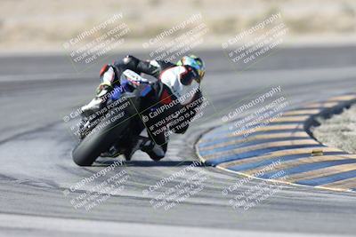 media/Dec-01-2025-Moto Forza (Mon) [[2daa91e15f]]/1-Advanced Group/Session 2 Turn 11 Backside/